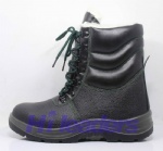 Warm safety boots with fur lining for winter